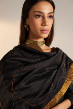 Dupatta in embroidered Black Mulberry Silk