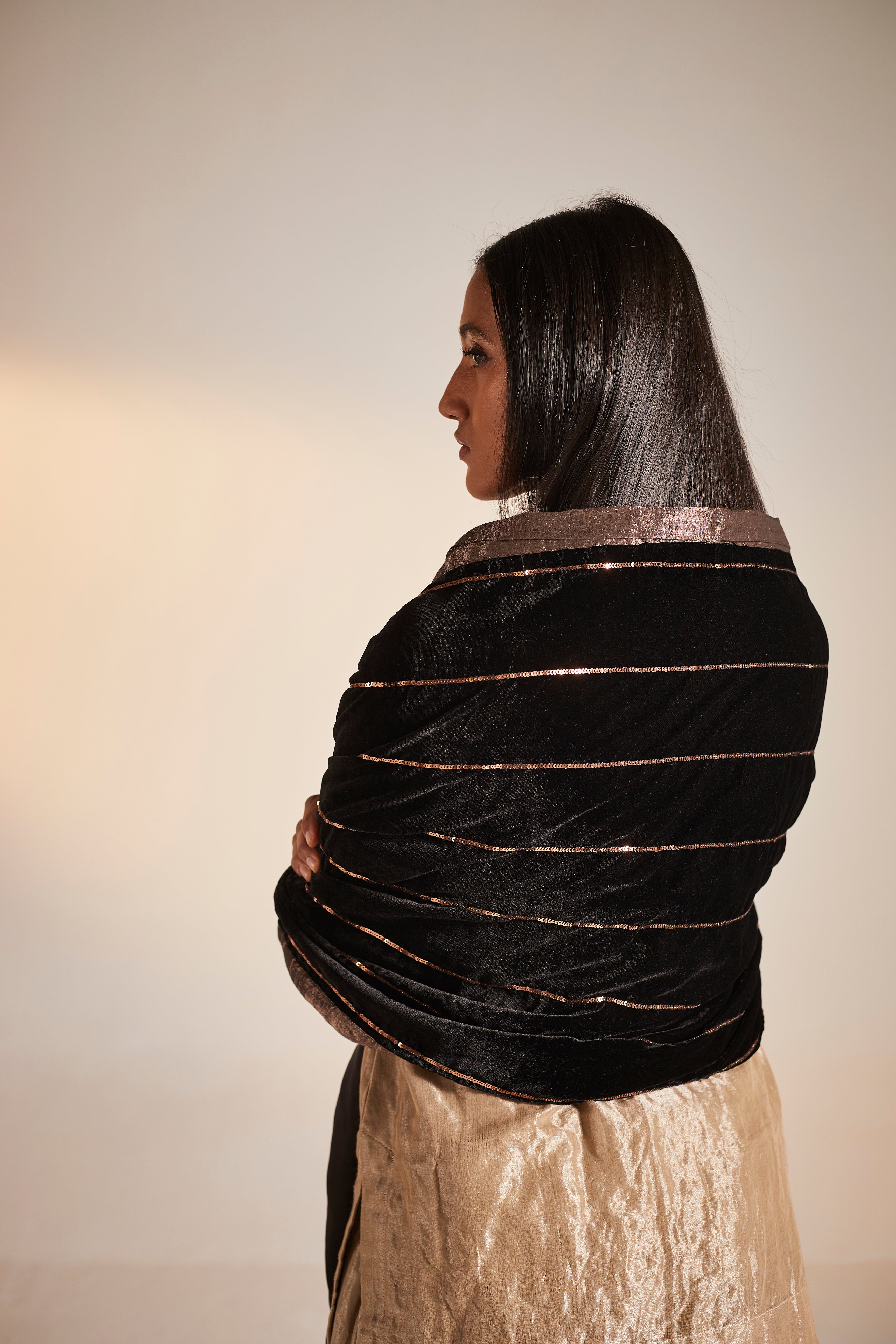 Dupatta in embroidered Black Velvet