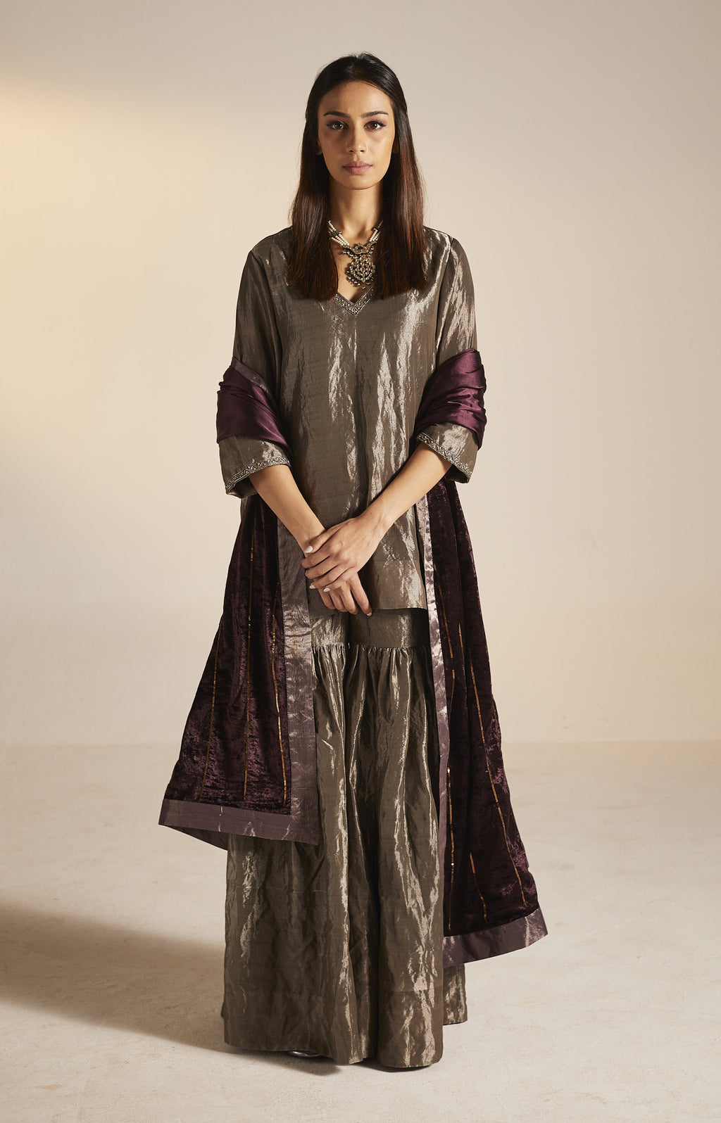 Dupatta in embroidered Wine Velvet