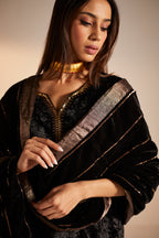 Dupatta in embroidered Black Velvet