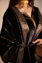 Dupatta in embroidered Black Velvet