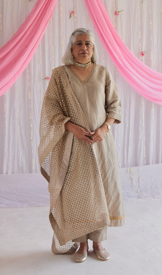 Dupatta in Pearl Beige Gota Net