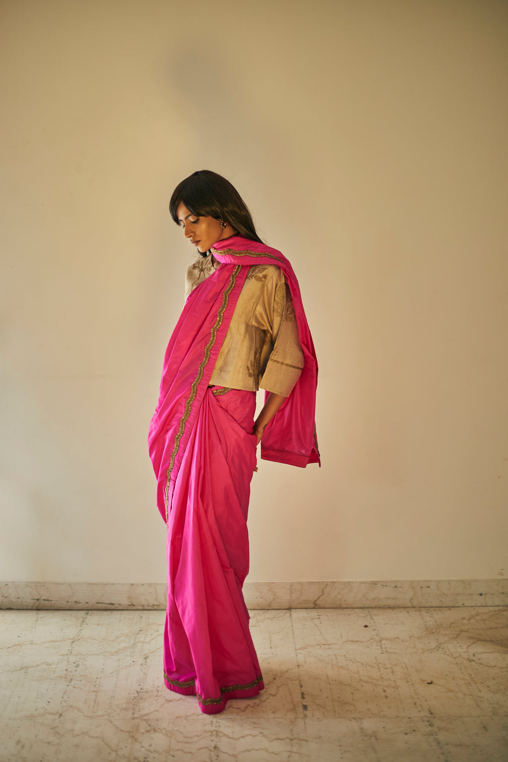 Manju Sari In Pink Mulberry Silk With Scallop Lace Border Work
