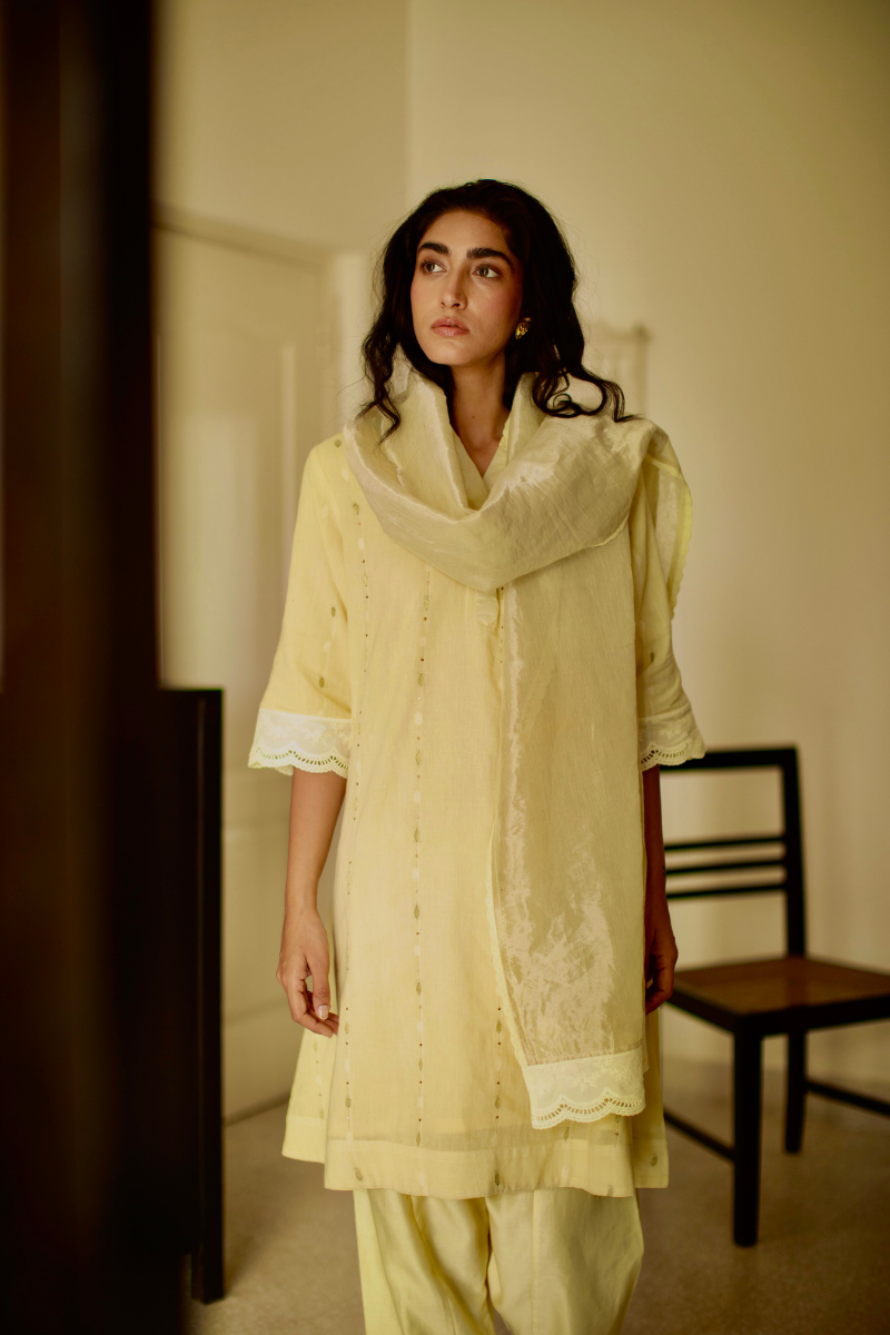 Stole In Lemon Yellow Handwoven Tissue