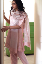 Stole In Shell Pink Silver Handloom Tissue
