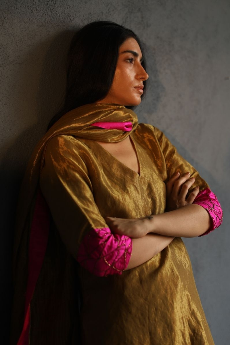 Anu Kurta In Antique Gold Handloom Tissue With Pants
