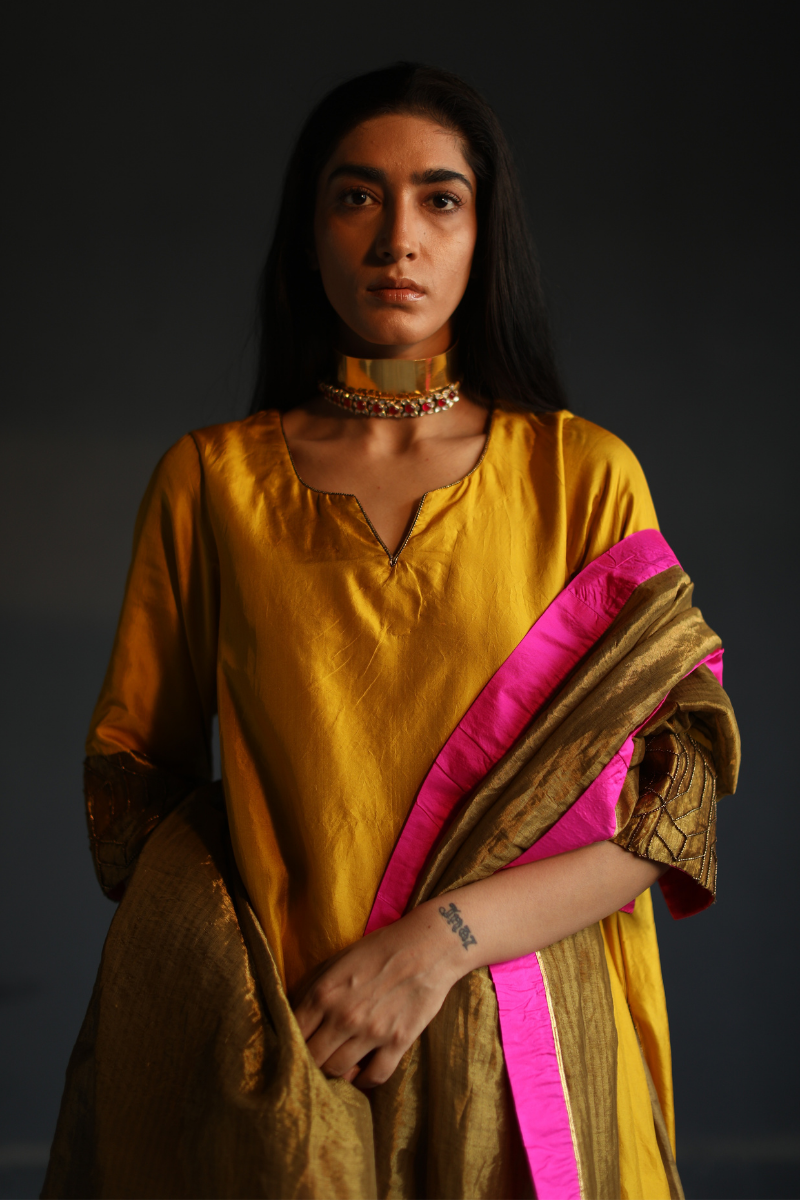 Chauranga Dupatta In Antique Gold Handloom Tissue