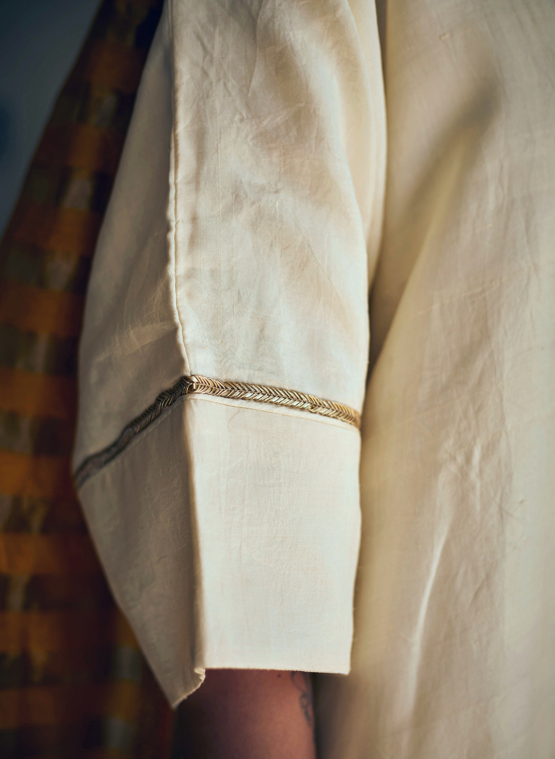 Kaftan In Ivory Silk With Pants