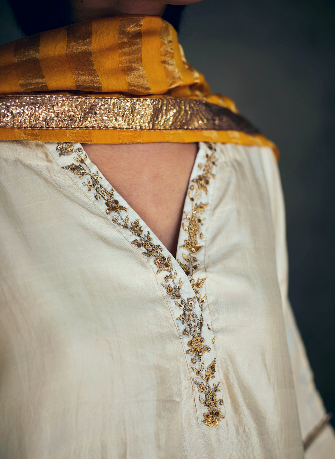 Kaftan In Ivory Silk With Pants