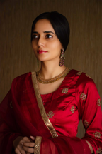 Blouse In Red Satin With Zardozi Flower Embroidery